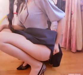 美女把黑丝戴在头上亚洲免费视频_1080在线播放观看