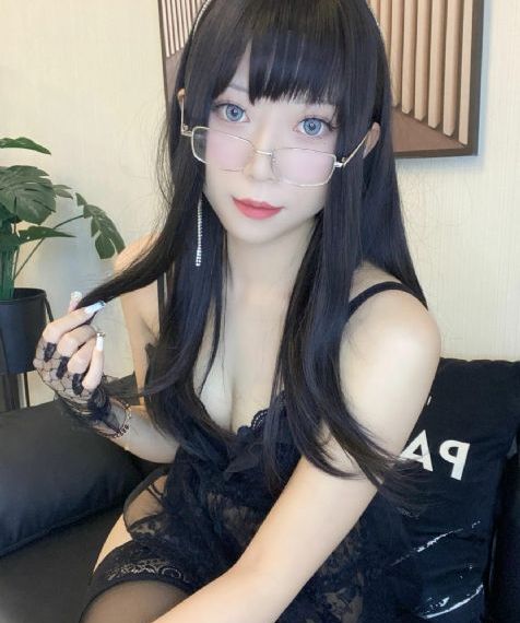 动漫美女被脱脱内内打扑克_HD手机免费观看完整